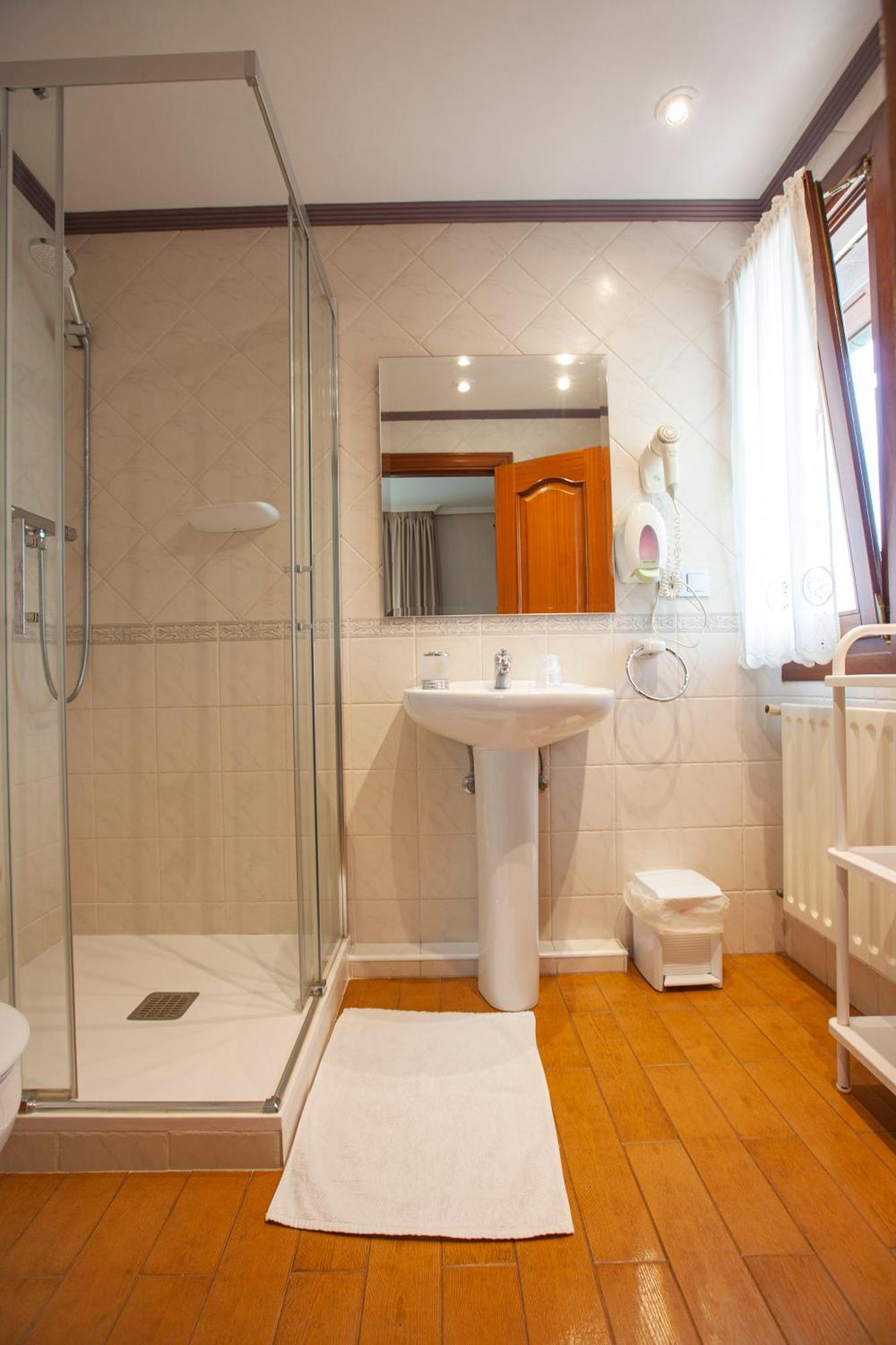 Standard Twin Room,1627248348:JPEG