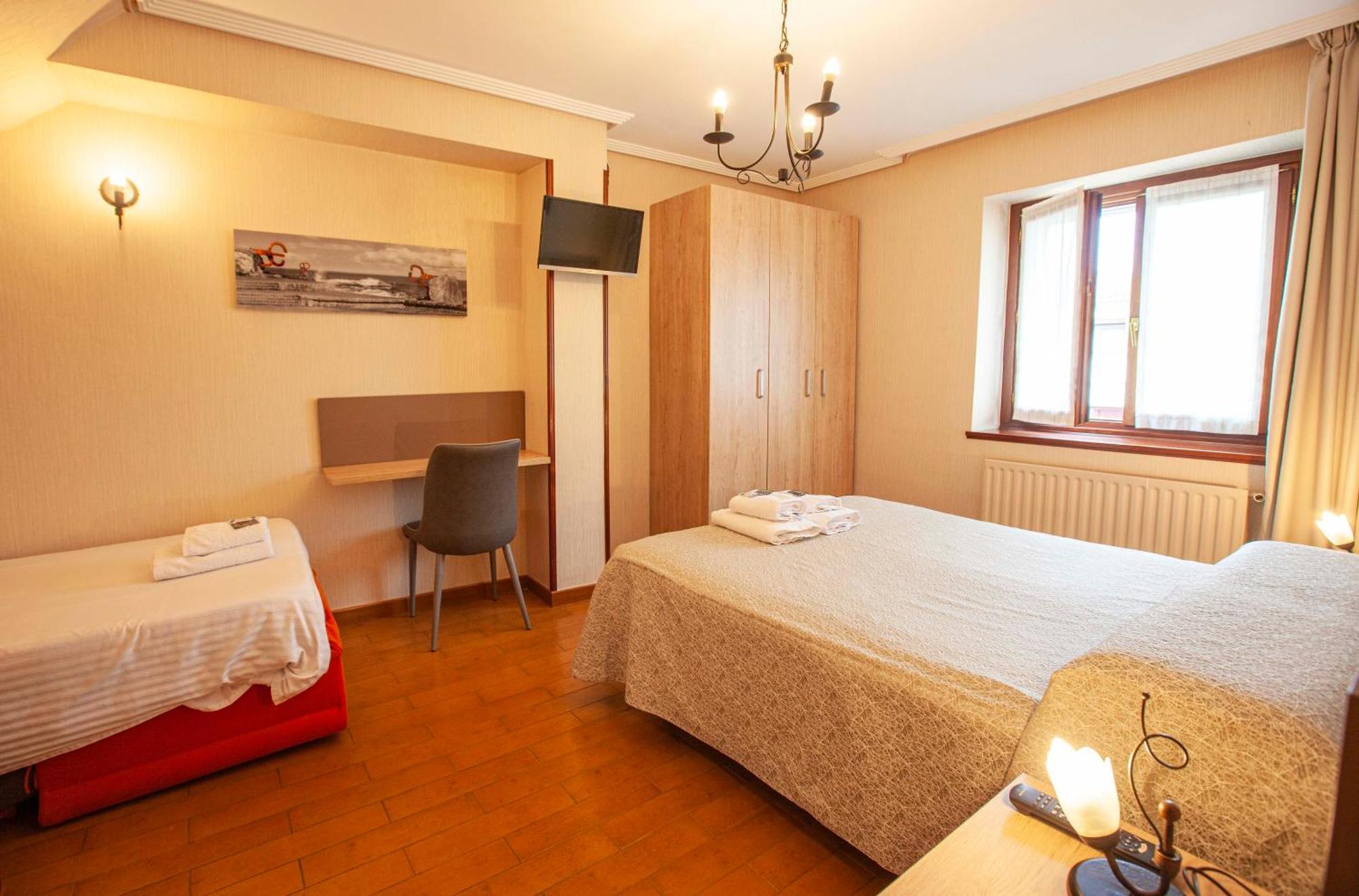 Double Room with Private Bathroom,1627248364:JPEG