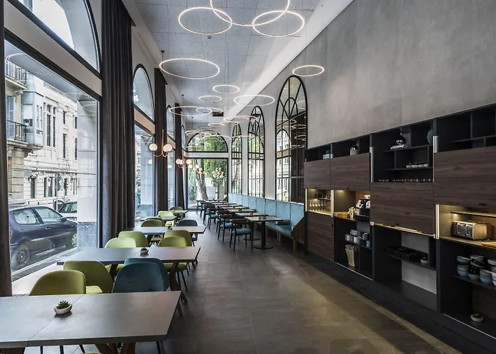 Hotel cerca del colegio: Intelier Victoria