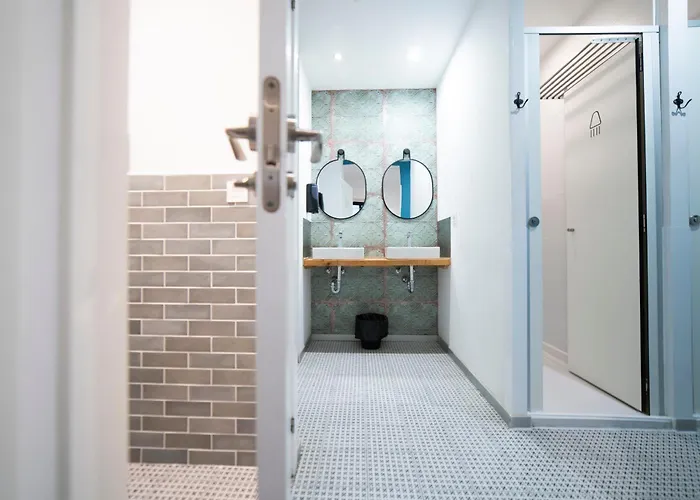 Hotel cerca del colegio: Koba Hostel